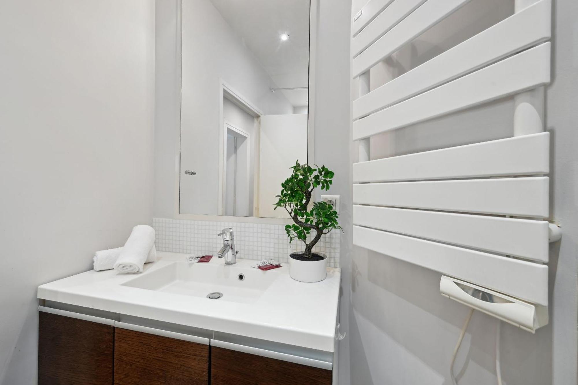 Champs-Elysees & Arc De Triomphe - Cityapartmentstay Paříž Exteriér fotografie
